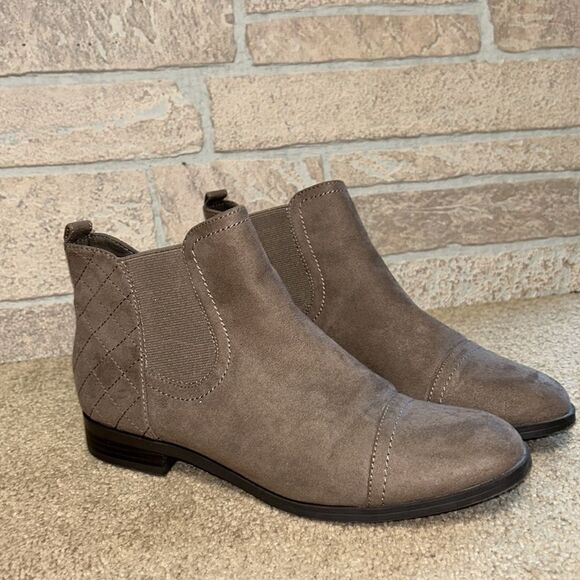 Unisa Suede Women's Ankle Boots 6.5 Brown Great Condition - Picture 3 of 7